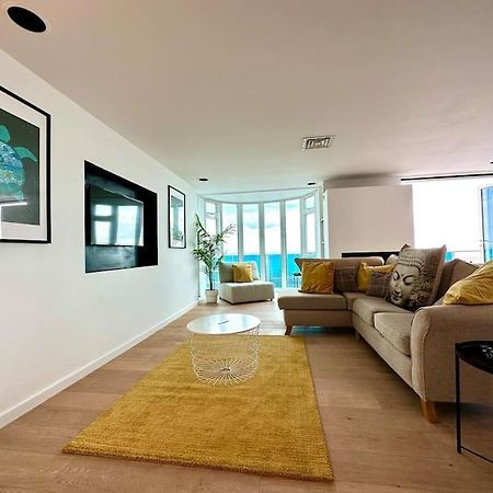 Stunning Panoramic Sea View Beach Location - Sleeps Up To 4 People - Free Parking - The Best Beach! - Great Location - Fast Wifi - Smart Tv - Newly Decorated - Sleeps Up To 4! Close To Bournemouth & Poole Town Centre & Sandbanks Exterior foto